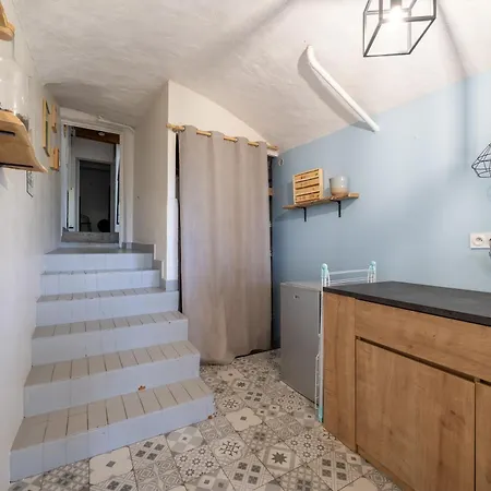 Maison De Village Avec Piscine Et Terrasse